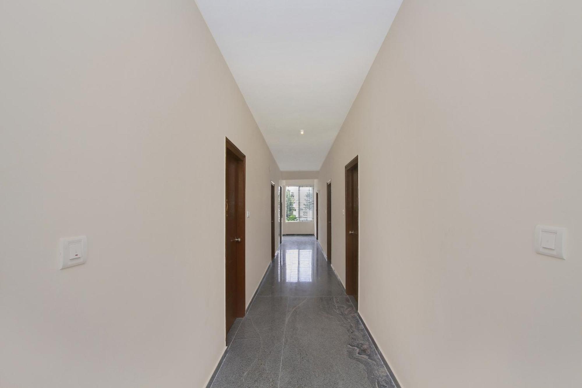 Hotel O Manu Residency Bangalore Bagian luar foto