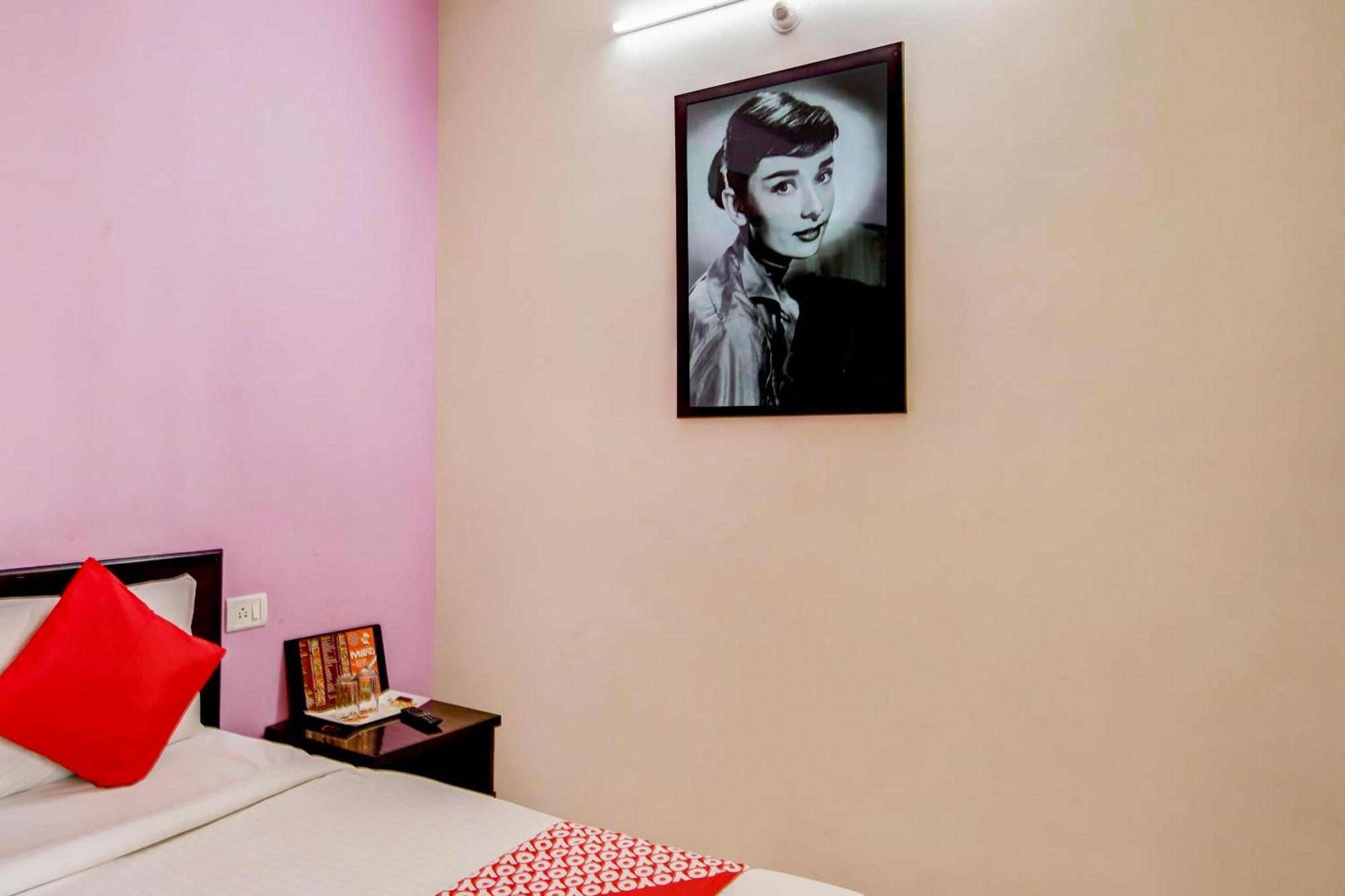Hotel O Manu Residency Bangalore Bagian luar foto
