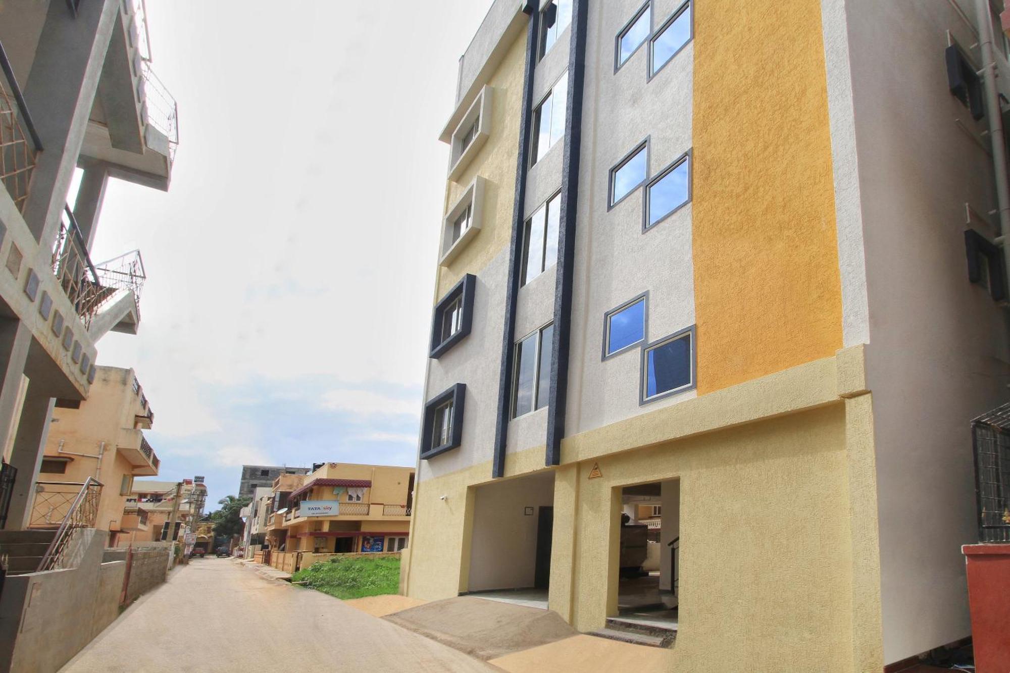 Hotel O Manu Residency Bangalore Bagian luar foto