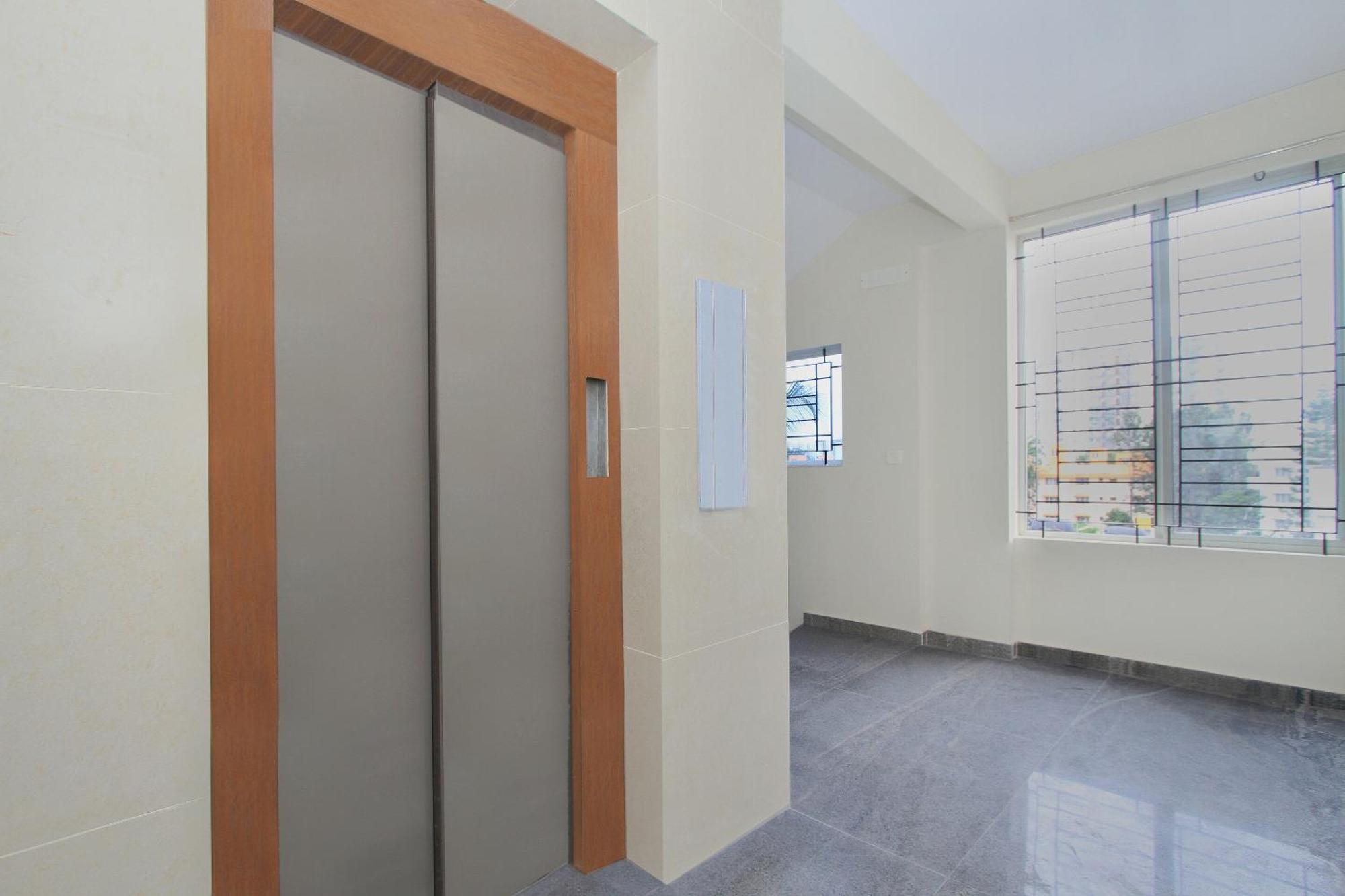 Hotel O Manu Residency Bangalore Bagian luar foto